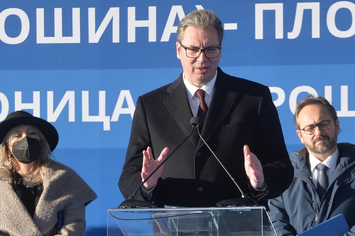 Вучић вратио у Скупштину Закон о експропријацији, Влада га повлачи из процедуре Вучић вратио у Скупштину Закон о експропријацији, Влада га повлачи из процедуре