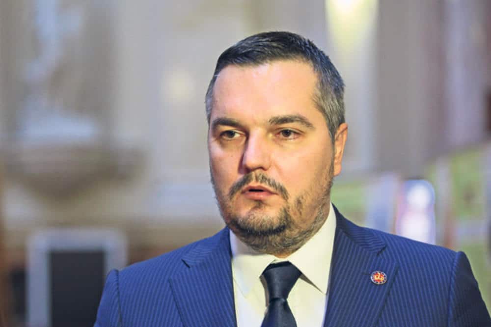 Жика ПОКС – лажни монархиста на Вучићевом казану Жика ПОКС – лажни монархиста на Вучићевом казану