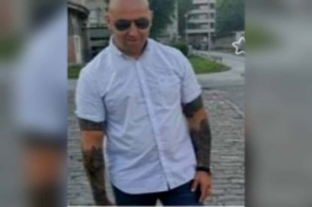 Крагујевац: Ухапшен зеленаш коме је одузето 30 станова, 12 кућа, Ауди А8, силне паре.. Крагујевац: Ухапшен зеленаш коме је одузето 30 станова, 12 кућа, Ауди А8, силне паре..