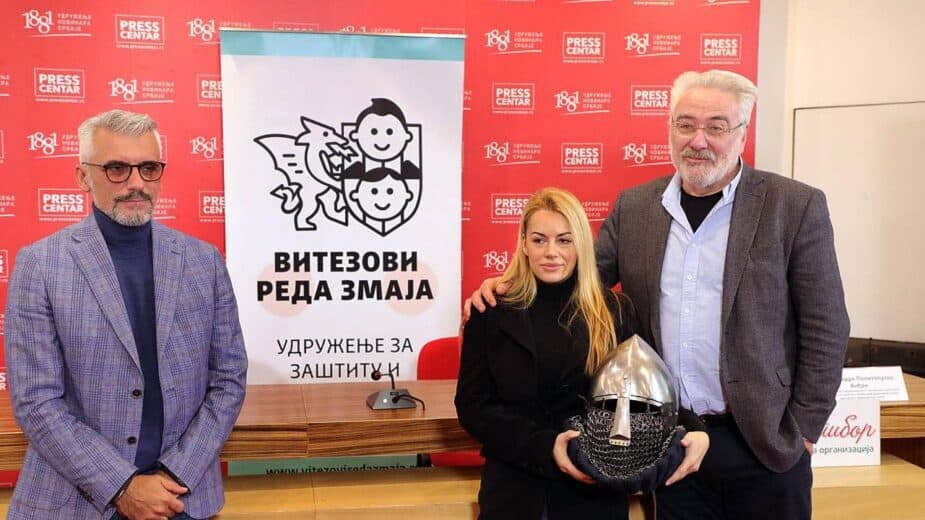 Представљен покрет „Витезови реда змаја“, Несторовић не искључује могућност уласка у политику Представљен покрет „Витезови реда змаја“, Несторовић не искључује могућност уласка у политику