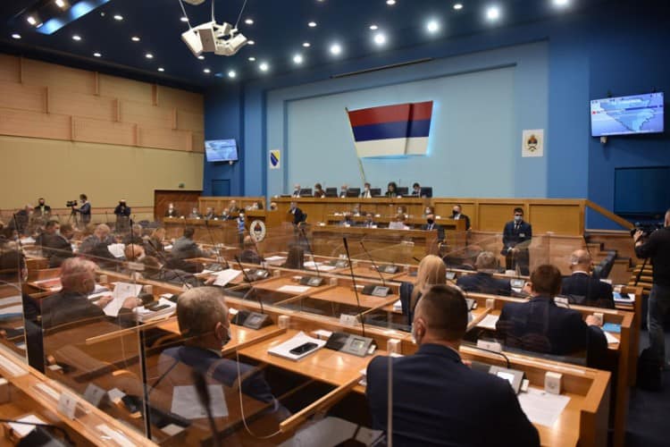 Скупштина РС: Опозиција поново није гласала за Додиков вето, одлуке Џаферовића и Комшића остају на снази Скупштина РС: Опозиција поново није гласала за Додиков вето, одлуке Џаферовића и Комшића остају на снази