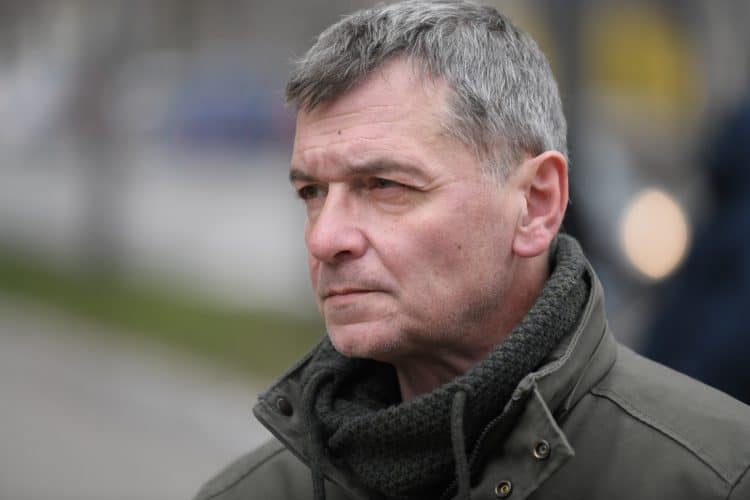 Ћута поручио директорки Рио Тинта: Kупите своје прње и носите се бестрага Ћута поручио директорки Рио Тинта: Kупите своје прње и носите се бестрага
