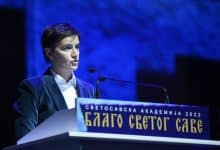 ВРЕМЕ АПОСТАСИЈЕ! Брнабићка држала беседу на Светосавској академији (видео) ВРЕМЕ АПОСТАСИЈЕ! Брнабићка држала беседу на Светосавској академији (видео)