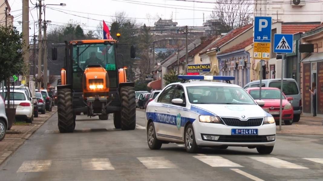 Протест пољопривредника у Шапцу: У четвртак широм Србије Протест пољопривредника у Шапцу: У четвртак широм Србије