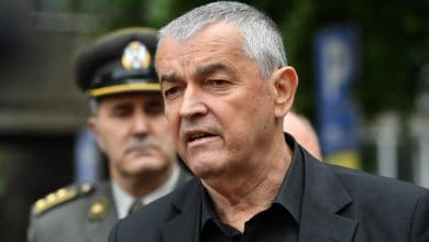 Преминуо генерал Божидар Делић, потпредседник Скупштине и бивши командат 549. моторизоване бригаде Преминуо генерал Божидар Делић, потпредседник Скупштине и бивши командат 549. моторизоване бригаде