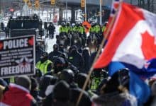 Канадски глобалисти уз употребу бруталне полицијске силе угасили "Конвој слободе" Канадски глобалисти уз употребу бруталне полицијске силе угасили "Конвој слободе"