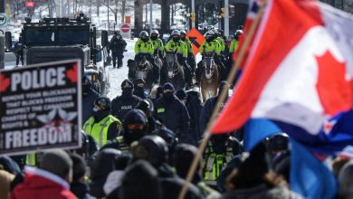 Канадски глобалисти уз употребу бруталне полицијске силе угасили "Конвој слободе" Канадски глобалисти уз употребу бруталне полицијске силе угасили "Конвој слободе"