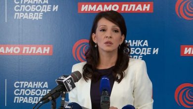 Да ли Госпођа Мариника Чобану Тепић поред српског има и румунско држављанство?