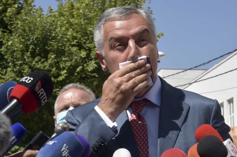 Овај још није стигао у Гуантанамо Беј?!