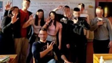 ДЕЦА СТАЛА У ОДБРАНУ наставника: „Српчићи“ спремају петицију ДЕЦА СТАЛА У ОДБРАНУ наставника: „Српчићи“ спремају петицију