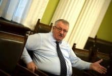 Три пута вакцинисани Шешељ завршио у болници због короне Три пута вакцинисани Шешељ завршио у болници због короне