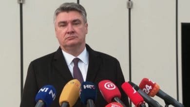 Ало Милановићу, а шта мислиш да купимо једно 200 Искандера-М од Руса? Ало Милановићу, а шта мислиш да купимо једно 200 Искандера-М од Руса?