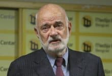 Декице, спрцао си 82 године у гузицу а Коштуница ти помогао да донесеш одлуку о кандидатури?! Декице, спрцао си 82 године у гузицу а Коштуница ти помогао да донесеш одлуку о кандидатури?!