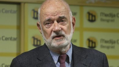 Декице, спрцао си 82 године у гузицу а Коштуница ти помогао да донесеш одлуку о кандидатури?! Декице, спрцао си 82 године у гузицу а Коштуница ти помогао да донесеш одлуку о кандидатури?!