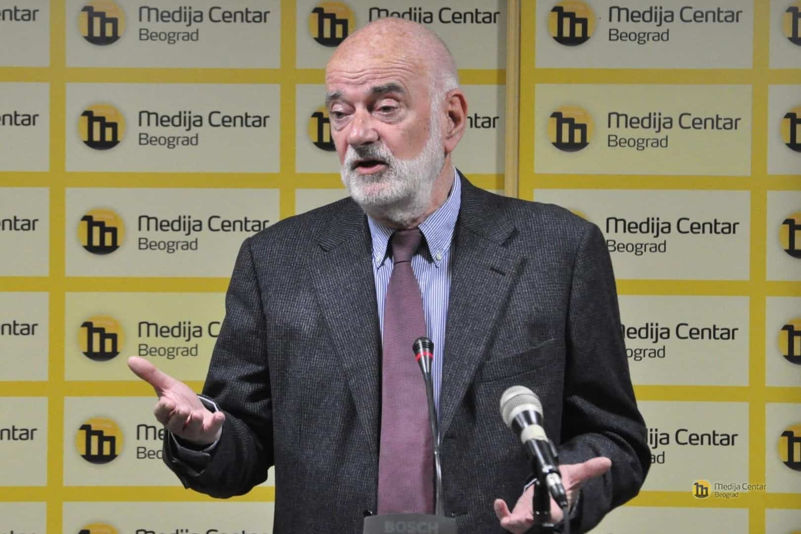 Сад Јанковићу можеш да изместиш десно мудо на леву страну! Сад Јанковићу можеш да изместиш десно мудо на леву страну!