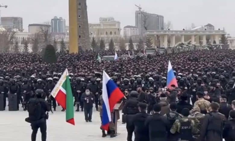 10.000 Чечена кренуло на украјински фронт (фото, видео) 10.000 Чечена кренуло на украјински фронт (фото, видео)