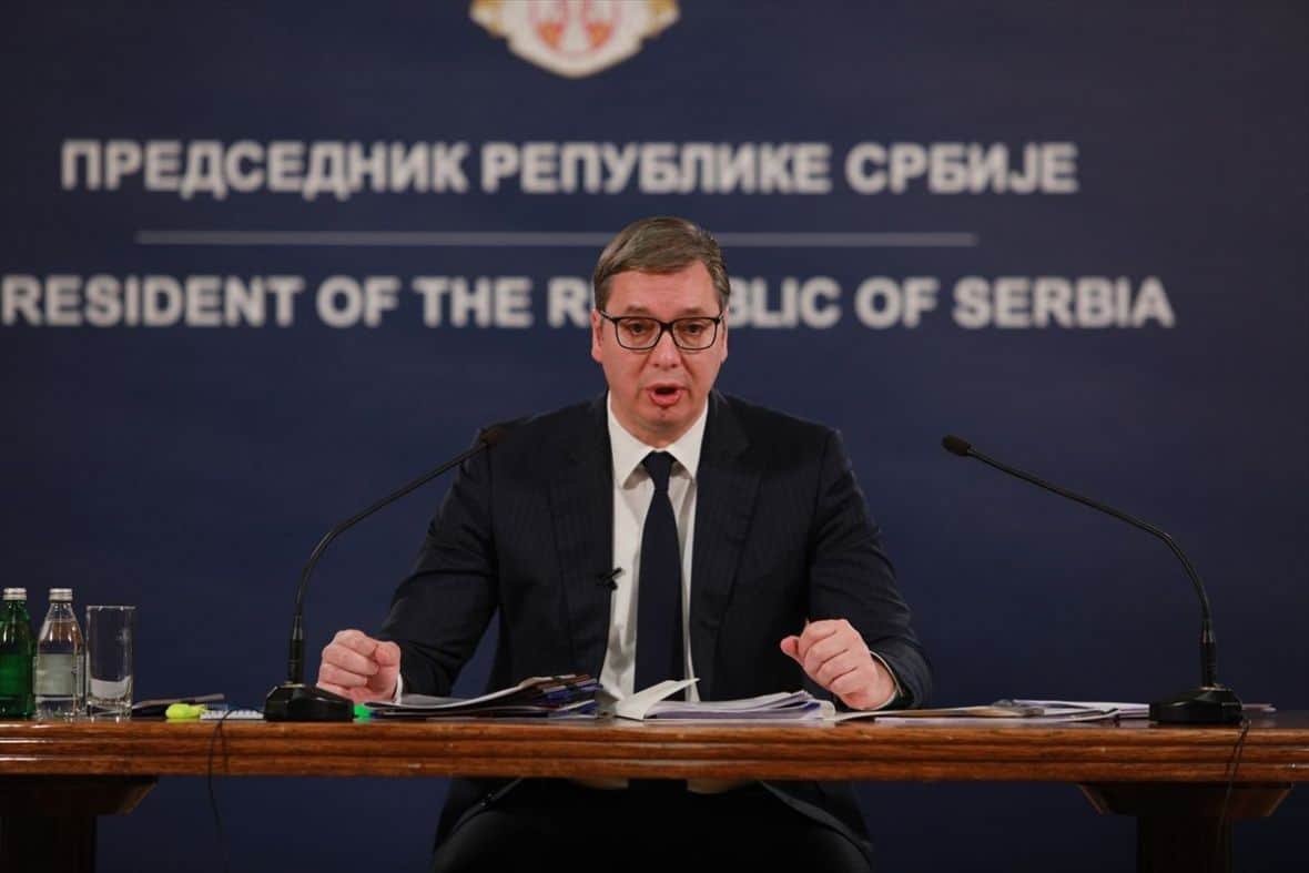 Криминалистичка полиција ће тебе и екипу да спроведе где вам је место!