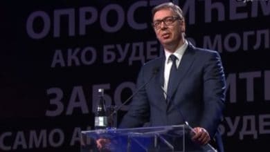 Проф Ломпар: Вучић је издао КиМ, уводи нас у НАТО, а у томе му помаже опозиција