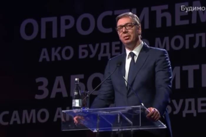 Проф Ломпар: Вучић је издао КиМ, уводи нас у НАТО, а у томе му помаже опозиција Проф Ломпар: Вучић је издао КиМ, уводи нас у НАТО, а у томе му помаже опозиција