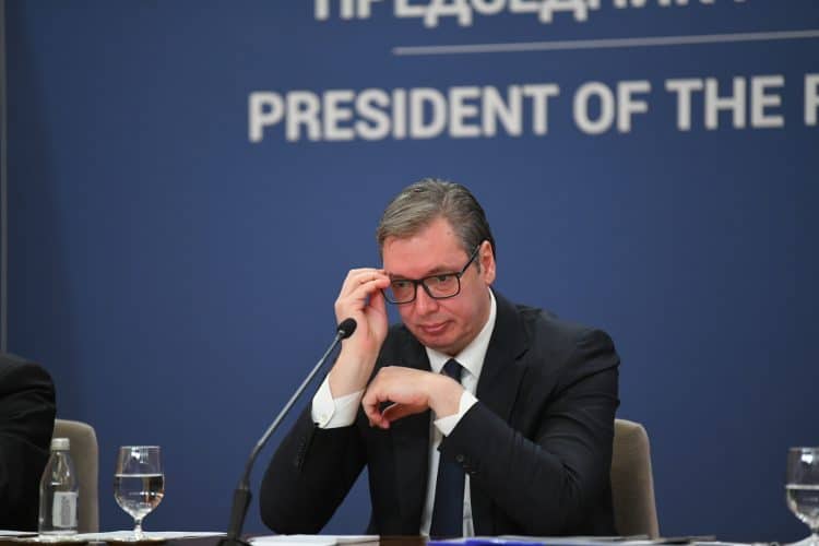 Ало "паметни", јел си се усро? Не брини, усраћеш се...