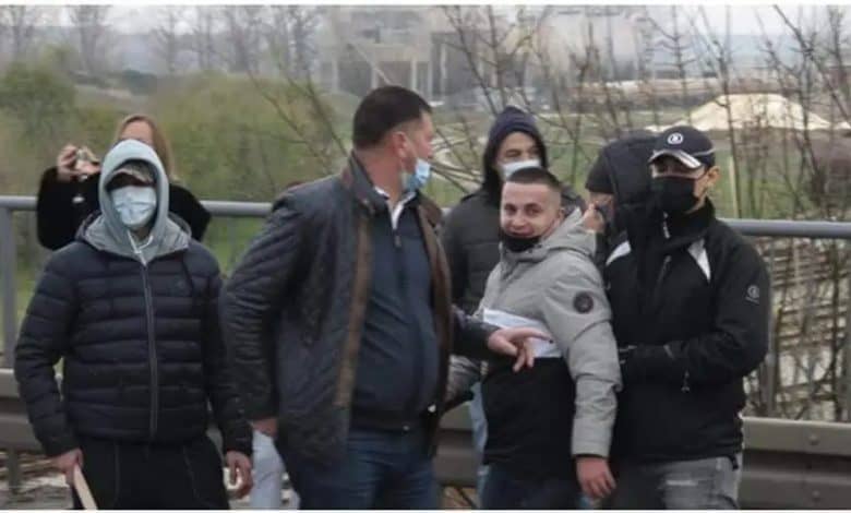 На народној грбачи! СНС батинаши са протеста у Шапцу седе у скупштини! На народној грбачи! СНС батинаши са протеста у Шапцу седе у скупштини!