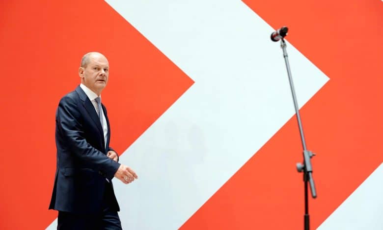Шолц, твоја влада неће преживети први мраз ако наставиш да лајеш Шолц, твоја влада неће преживети први мраз ако наставиш да лајеш