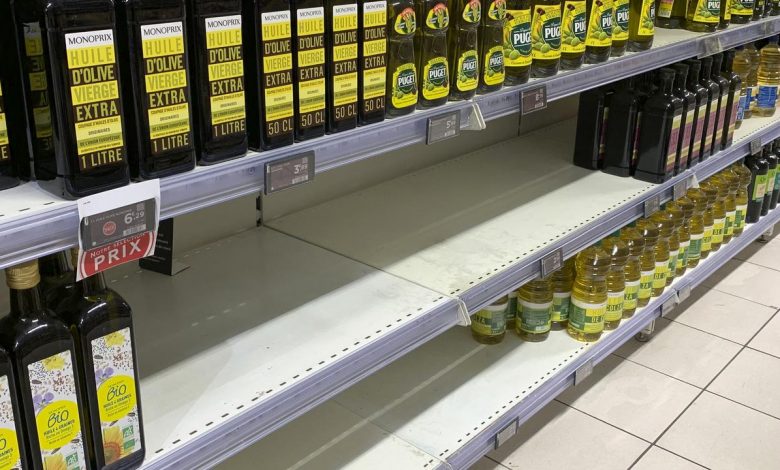 Инфлација у Италији – уље скоро немогуће наћи, а тамо где га има, кошта три пута више Инфлација у Италији – уље скоро немогуће наћи, а тамо где га има, кошта три пута више