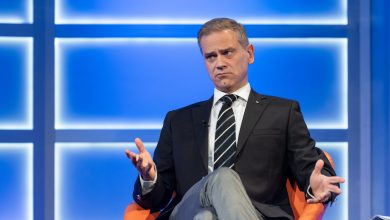 Само у Србији шпијун који је издао земљу и народ добија медијски простор! Само у Србији шпијун који је издао земљу и народ добија медијски простор!