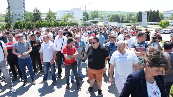 Фијат одбио захтеве синдиката – радницима две године у иностранству или отказ Фијат одбио захтеве синдиката – радницима две године у иностранству или отказ