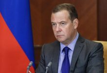Медведев: Новом председнику САД даћемо шансу да се удаљи од понора у који Запад гура цео свет Медведев: Новом председнику САД даћемо шансу да се удаљи од понора у који Запад гура цео свет