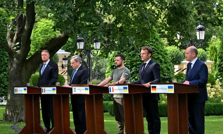 Рељић: Понижавање 'старе Европе' и добровољно ропство 'нове Европе' Рељић: Понижавање 'старе Европе' и добровољно ропство 'нове Европе'