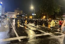 ХАОС на протесту у Скопљу! У сукобу са народом, 47 полицајаца повређено! (видео) ХАОС на протесту у Скопљу! У сукобу са народом, 47 полицајаца повређено! (видео)
