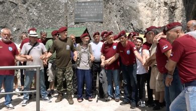 Ветерани 63. Падобранске бригаде позвали на заштиту Хаџи Проданове пећине у Ивањици од минирања (видео) Ветерани 63. Падобранске бригаде позвали на заштиту Хаџи Проданове пећине у Ивањици од минирања (видео)