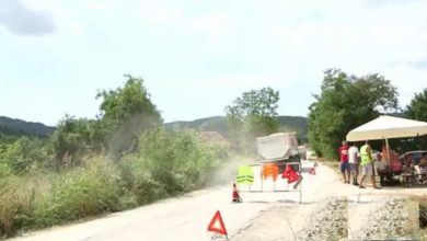 Мештани Паковраћа и даље блокирају магистрани пут, а мештани Лисица и Негришора регионални пут Мештани Паковраћа и даље блокирају магистрани пут, а мештани Лисица и Негришора регионални пут