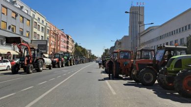 Трећи дан протеста пољопривредника у Новом Саду (видео) Трећи дан протеста пољопривредника у Новом Саду (видео)