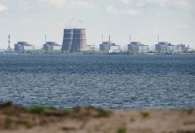 Те лудаке што пуцају на нуклеарну електрану да нађете, уништите и сатрете до седмог колена! Те лудаке што пуцају на нуклеарну електрану да нађете, уништите и сатрете до седмог колена!