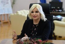 Зашто четири године ниси издавала дозволу за коп "Радљево"?! Зашто четири године ниси издавала дозволу за коп "Радљево"?!
