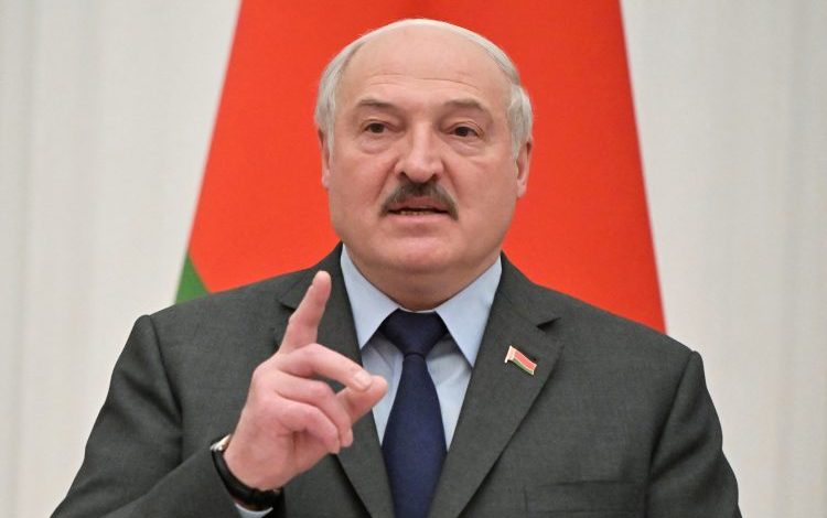 Александар Лукашенко: Србија неће моћи да седи на три столице. Али ми правимо разлику између власти и народа Александар Лукашенко: Србија неће моћи да седи на три столице. Али ми правимо разлику између власти и народа