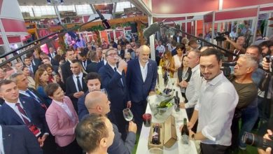 Те твоје приватне винске трипове да платиш из свог џепа! Те твоје приватне винске трипове да платиш из свог џепа!