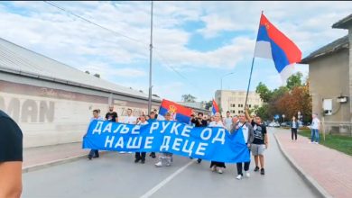Литија за спас Србије у Смедереву, свештеници предводе народ (видео) Литија за спас Србије у Смедереву, свештеници предводе народ (видео)