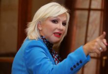 А онај ко зависи од "Запада" прође као Украјина љуби те мајка паметну! А онај ко зависи од "Запада" прође као Украјина љуби те мајка паметну!