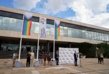 Званично почео Европрајд 2022, заставе испред Палате Србија Званично почео Европрајд 2022, заставе испред Палате Србија