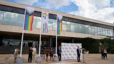 Званично почео Европрајд 2022, заставе испред Палате Србија Званично почео Европрајд 2022, заставе испред Палате Србија