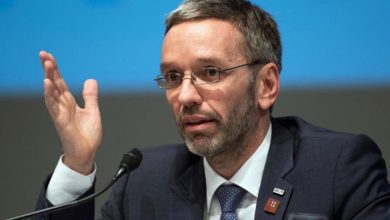 Херберт Кикл затражио одржавање референдума у Аустрији о санкцијама против Русије Херберт Кикл затражио одржавање референдума у Аустрији о санкцијама против Русије