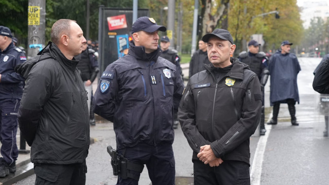 Беливук вас тројицу жељно ишчекује у затворској ћелији! Беливук вас тројицу жељно ишчекује у затворској ћелији!