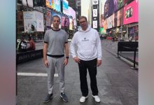 Поглавник Вучић направио хаос у Србији па побегао у Њујорк Поглавник Вучић направио хаос у Србији па побегао у Њујорк
