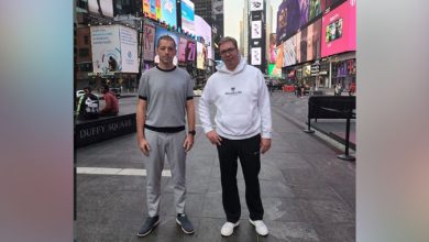 Поглавник Вучић направио хаос у Србији па побегао у Њујорк Поглавник Вучић направио хаос у Србији па побегао у Њујорк