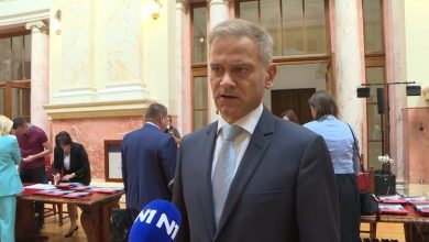 Овог шпијунског и издајничког злотвора још нисте ухапсили? Овог шпијунског и издајничког злотвора још нисте ухапсили?