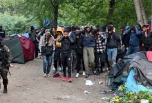Око 200 миграната наоружаних пиштољима и аутомским пушкама у кампу код Тисе! Око 200 миграната наоружаних пиштољима и аутомским пушкама у кампу код Тисе!