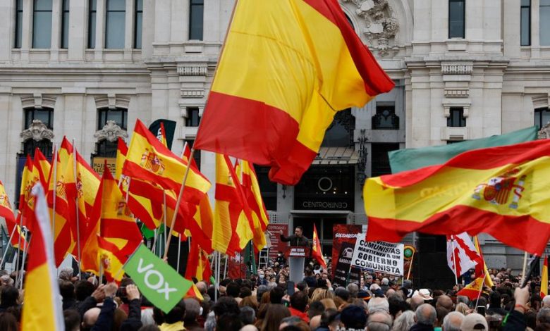 Масовни протести у Риму и Мадриду против НАТО и санкција Русији (видео) Масовни протести у Риму и Мадриду против НАТО и санкција Русији (видео)